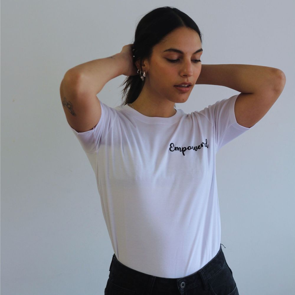 Polos Index Mujer Polo Básico Bordado Empower Mujer